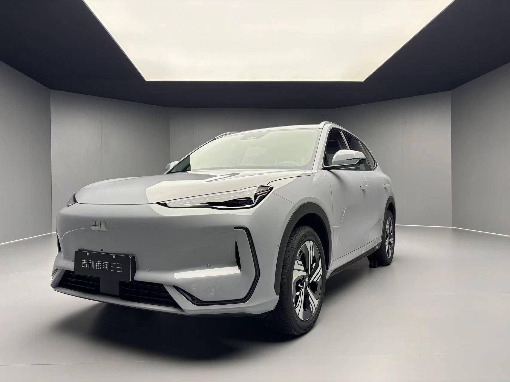 配國產芯片就一定差么?吉利銀河E5表示除了智能我還有大空間