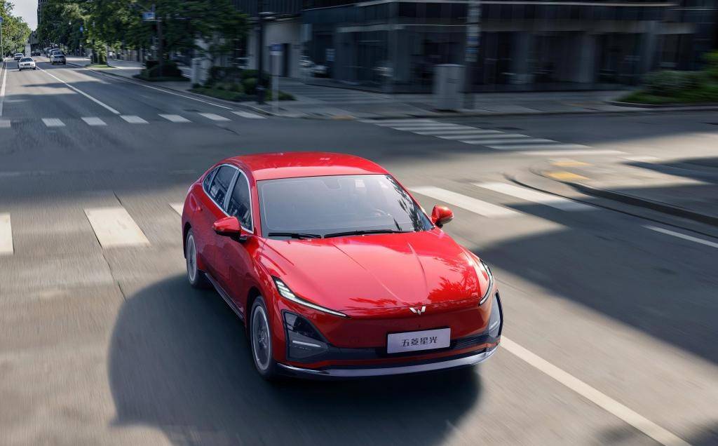 買10萬級家用轎車,長安啟源A05和五菱星光誰更合適?