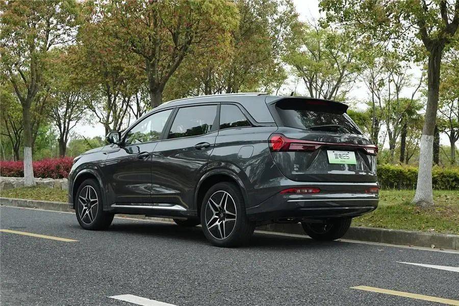 藍電E5榮耀版補貼加倍,8.98萬元起就能買中型大7座插混SUV