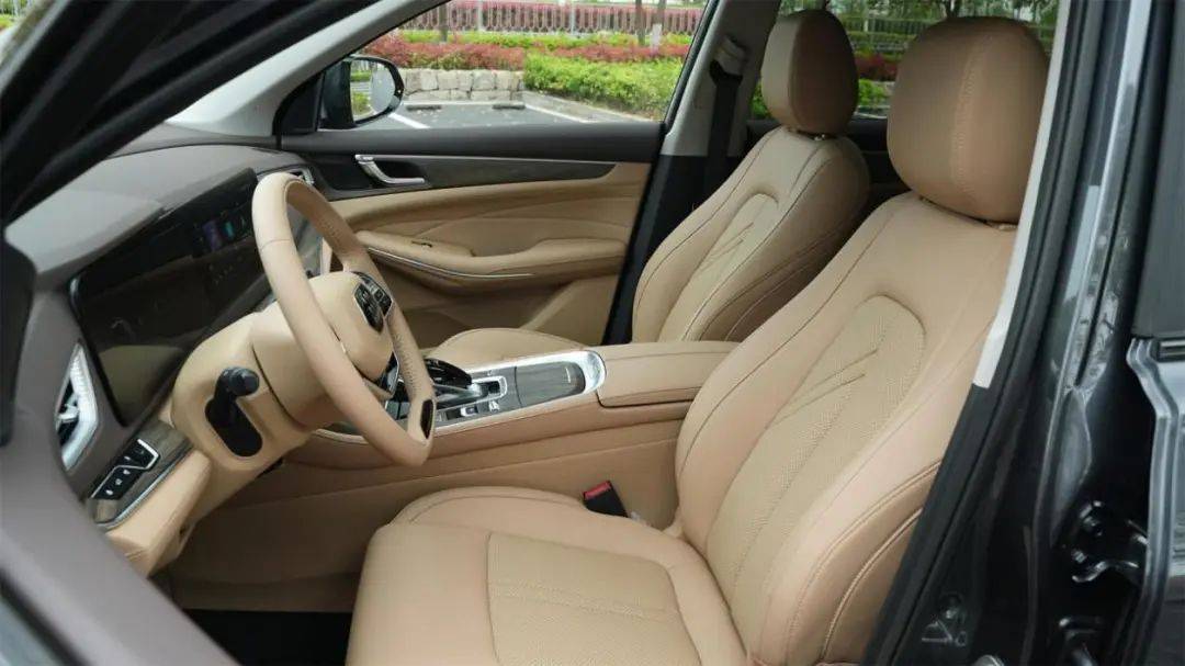 藍電E5榮耀版補貼加倍,8.98萬元起就能買中型大7座插混SUV