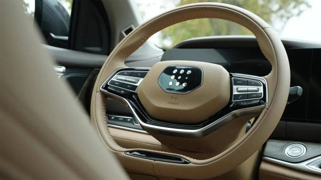 藍電E5榮耀版補貼加倍,8.98萬元起就能買中型大7座插混SUV