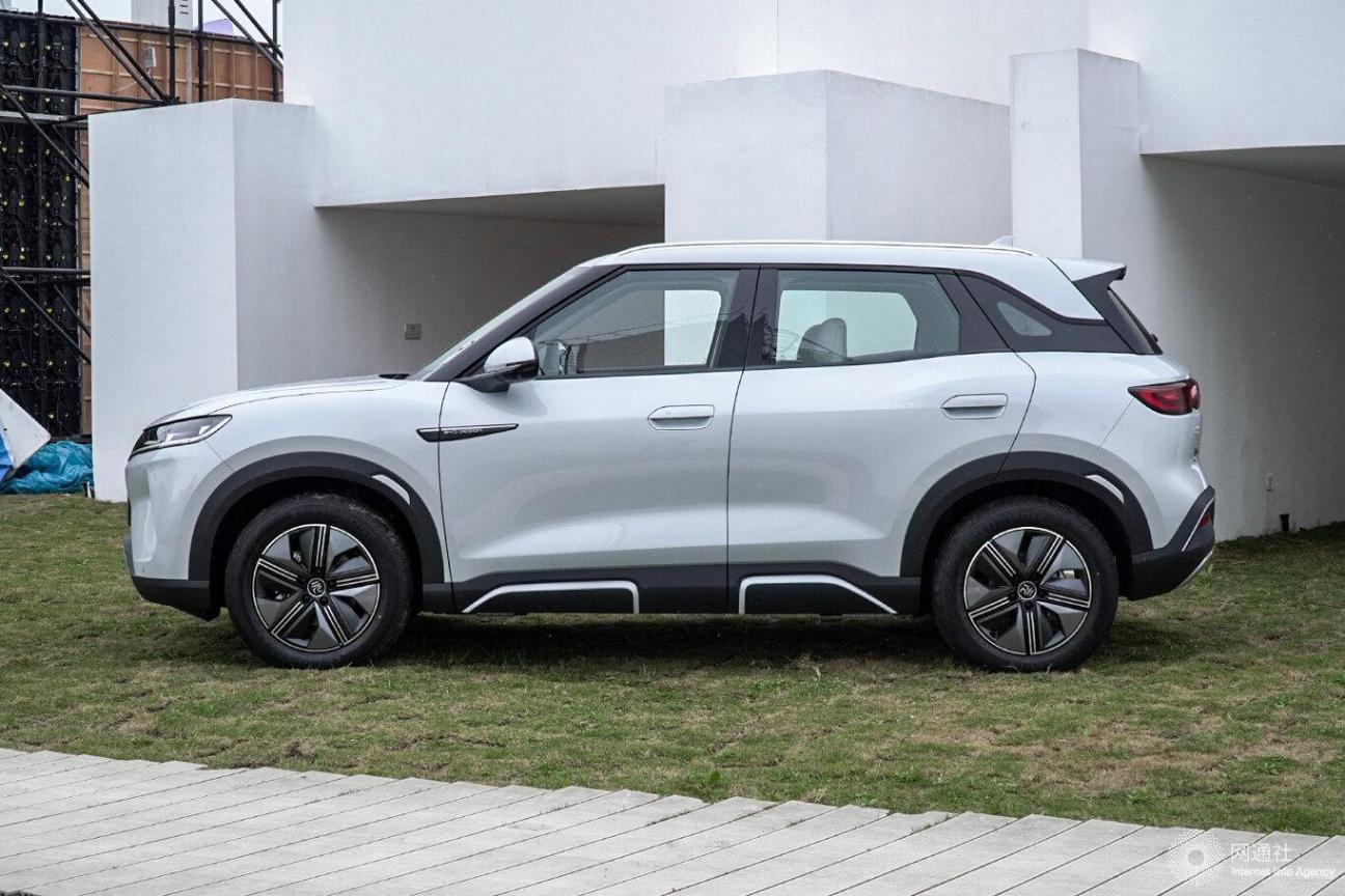 比亞迪元UP加推401KM活力版 售價(jià)9.98萬元