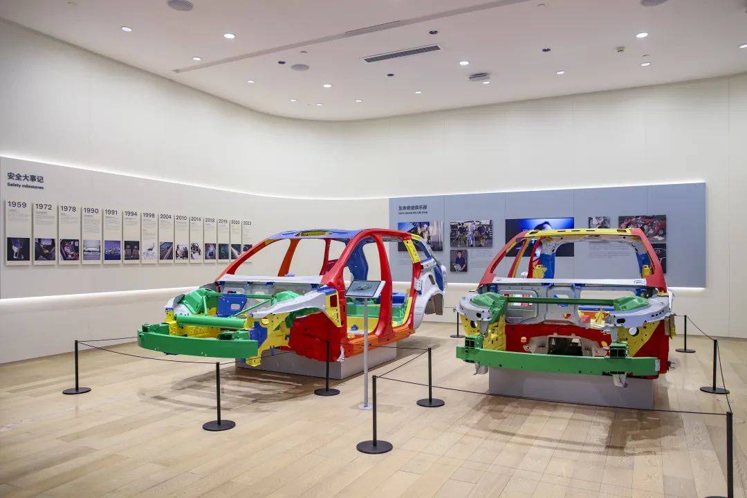 XC90開啟沃爾沃最強(qiáng)產(chǎn)品攻勢!于柯鑫:重搭品牌,重點(diǎn)發(fā)力混動(dòng)