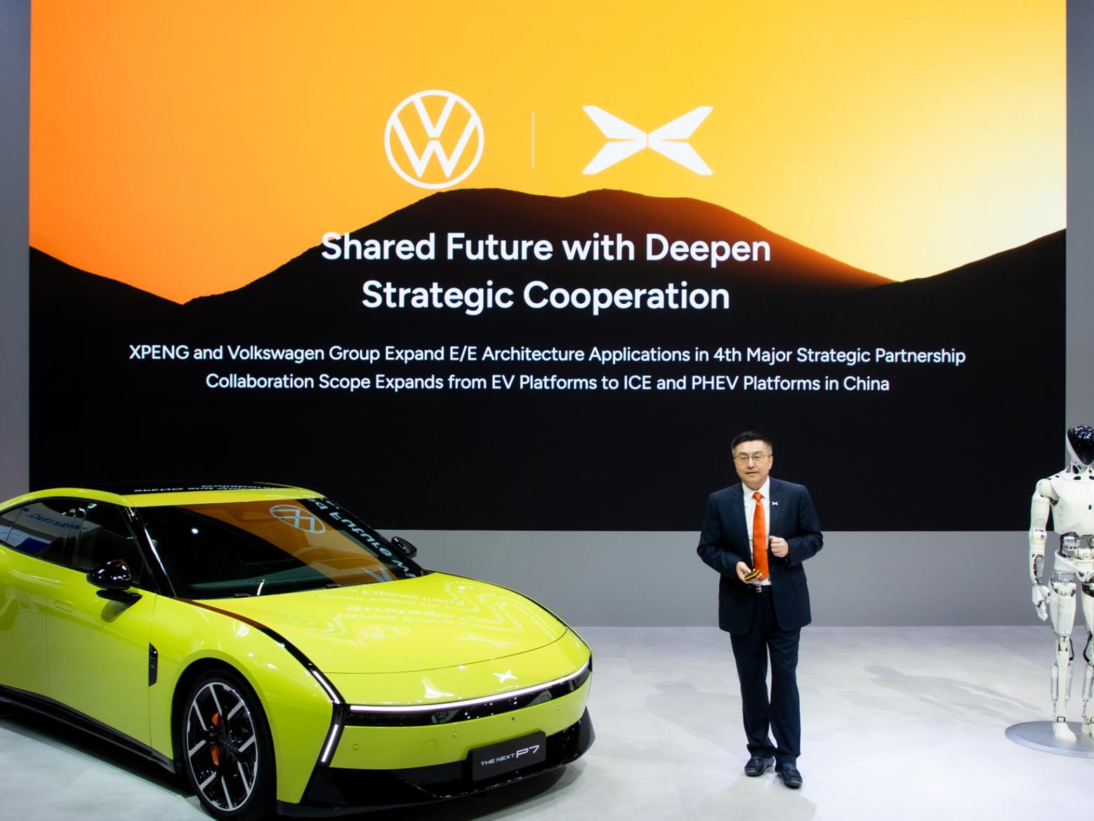 IAA 2025 | 何小鵬：我們不是&ldquo;賣貨空軍&rdquo;，而是&ldquo;扎根陸軍&rdquo;