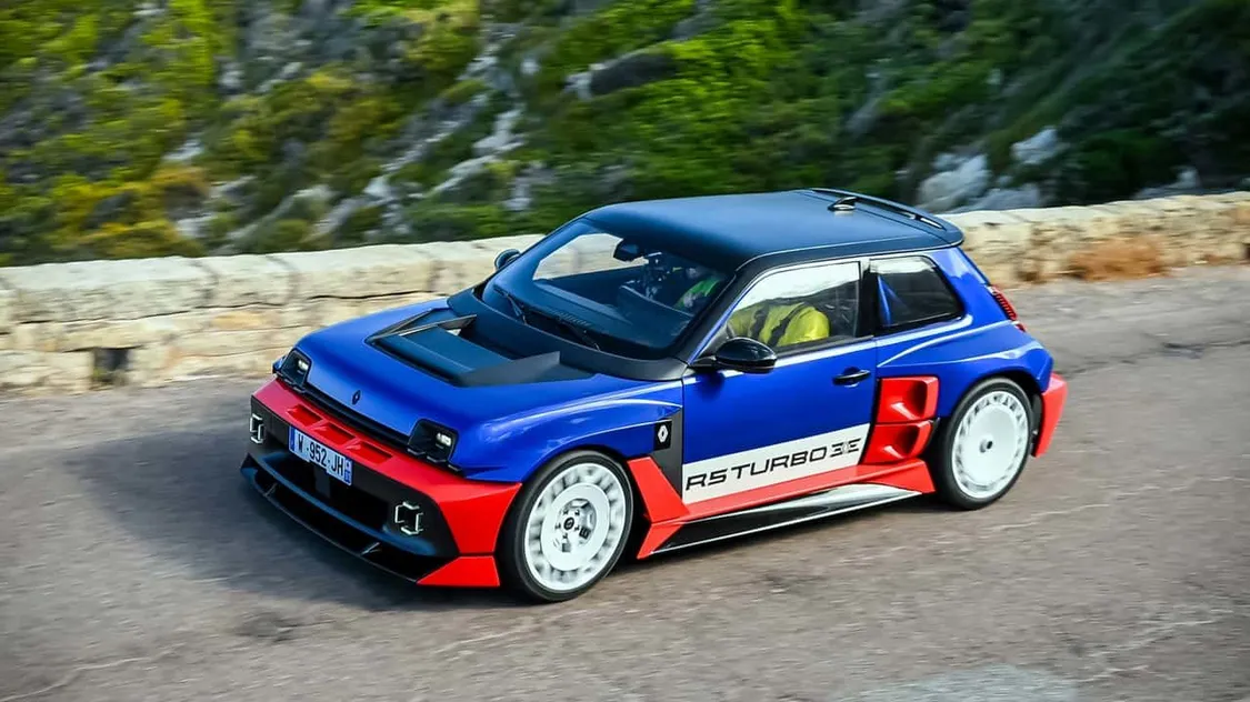 Renault 5 Turbo 3E at the Tour de Corse rally