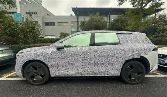或定位中大型SUV 日產(chǎn)N8路試諜照曝光